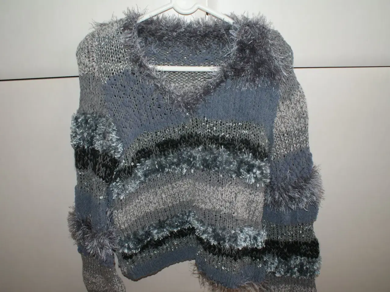 Billede 1 - Flot strikket bluse i effektgarn