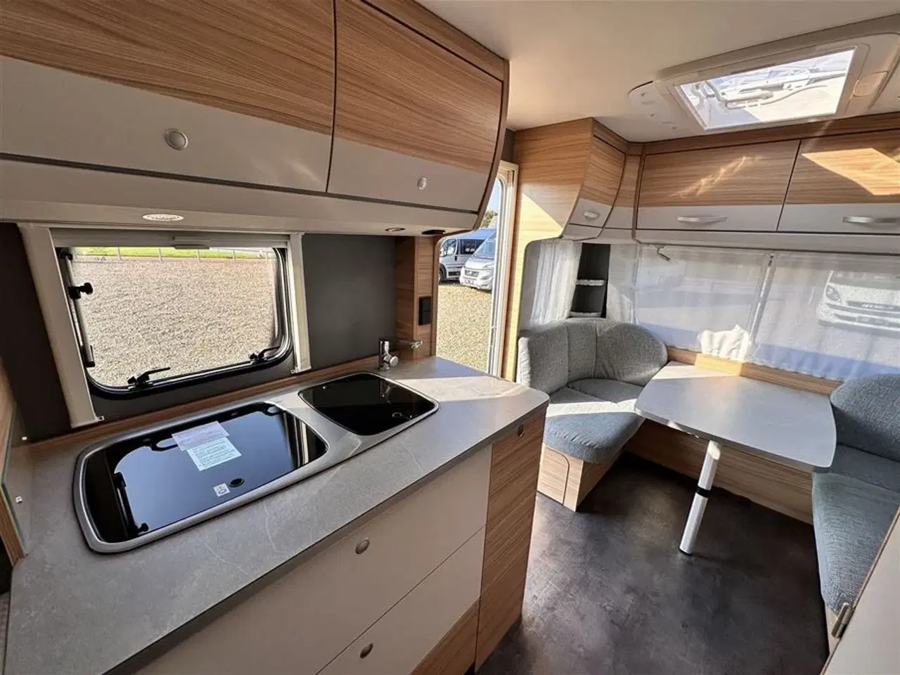 Billede 6 - 2023 - Dethleffs Camper 460 EL D-Line   Velholdt Campingvogn med enkelt senge