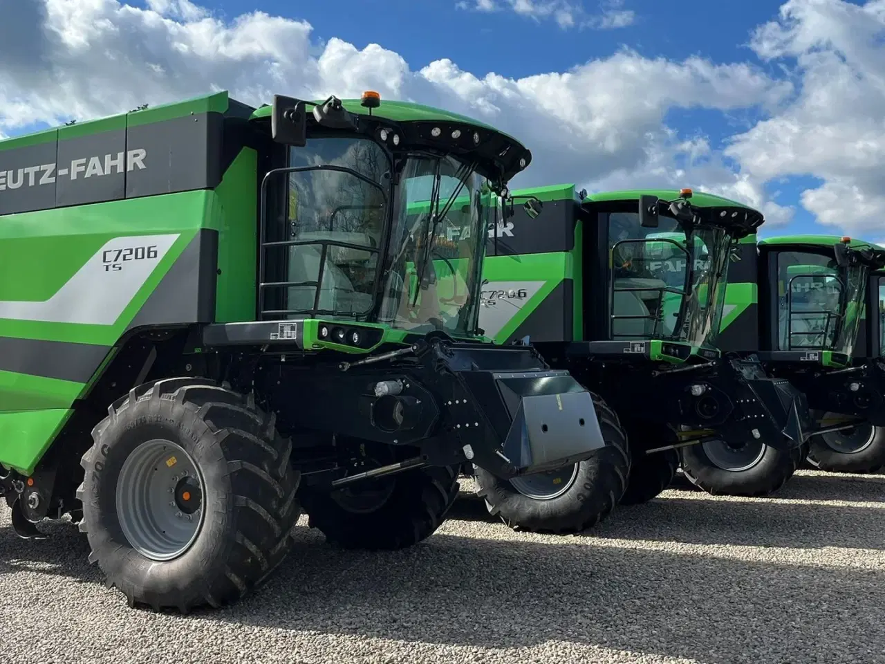 Billede 2 - Deutz-Fahr C7206 With 24feed - 7.2m header. New and unused Combine together with 7.2m header