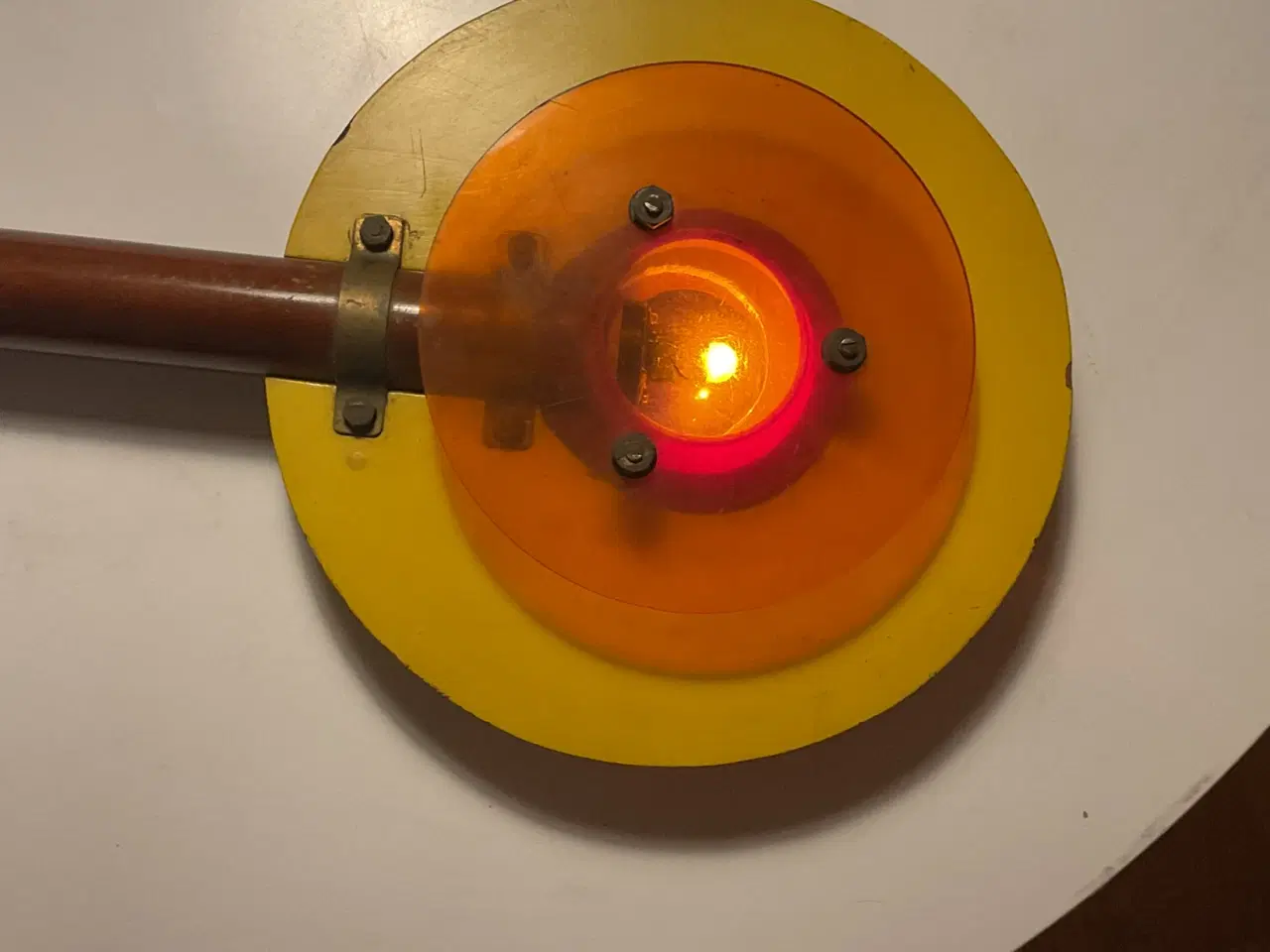 Billede 4 - Signalstav (måske jernbane). Lyset virker