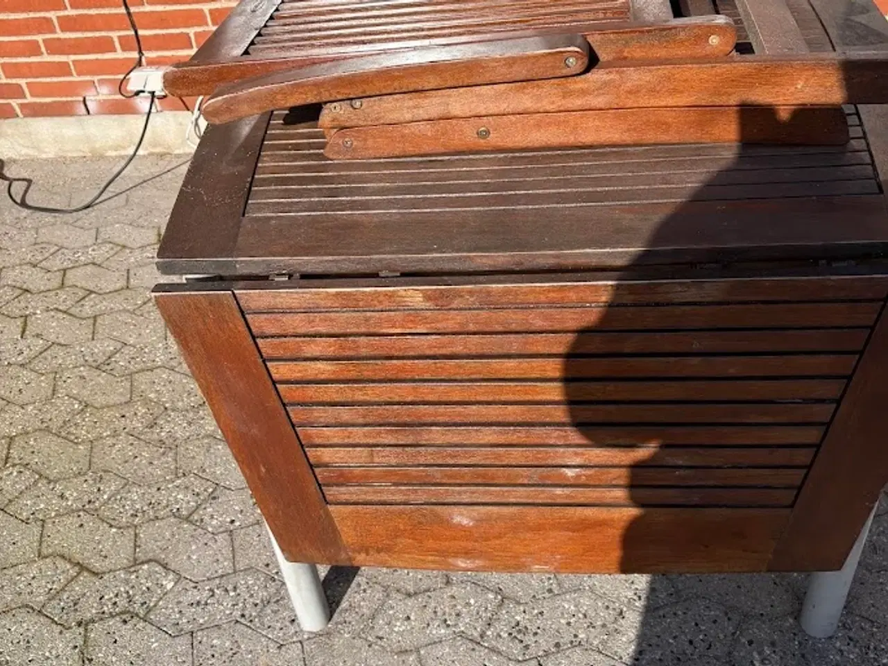 Billede 1 - Stort havebord med 6 stole og 2 ud klapper