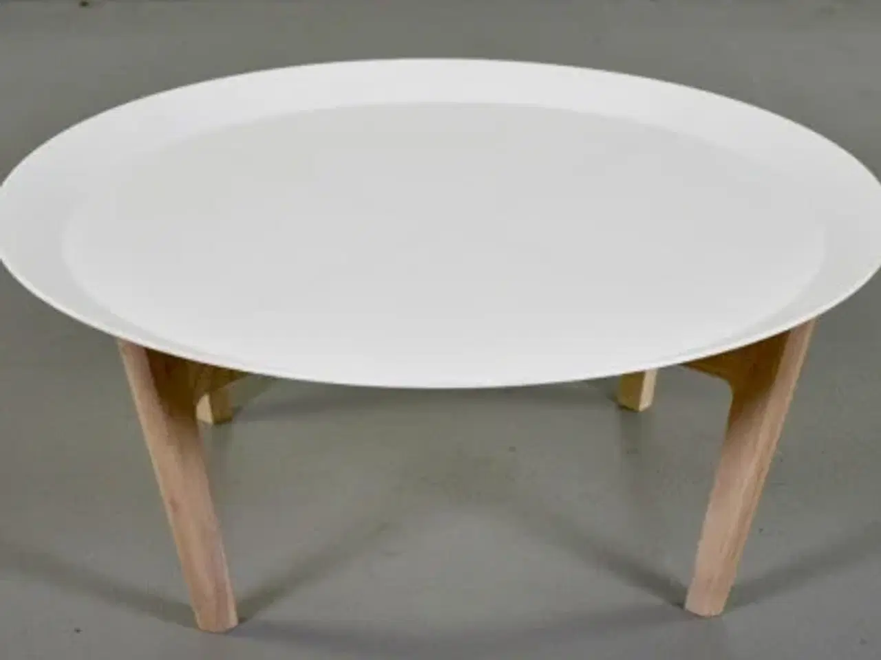 Billede 1 - Loungebord/sofabord med hvid plade