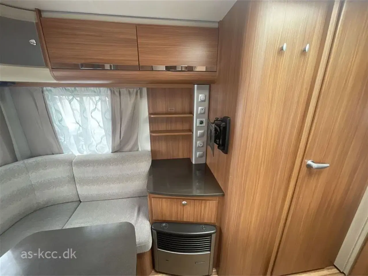 Billede 5 - 2012 - Adria Adora 472 LU   Adria Adora 472 LU enkelte senge og Posemarkise med 2 læsider