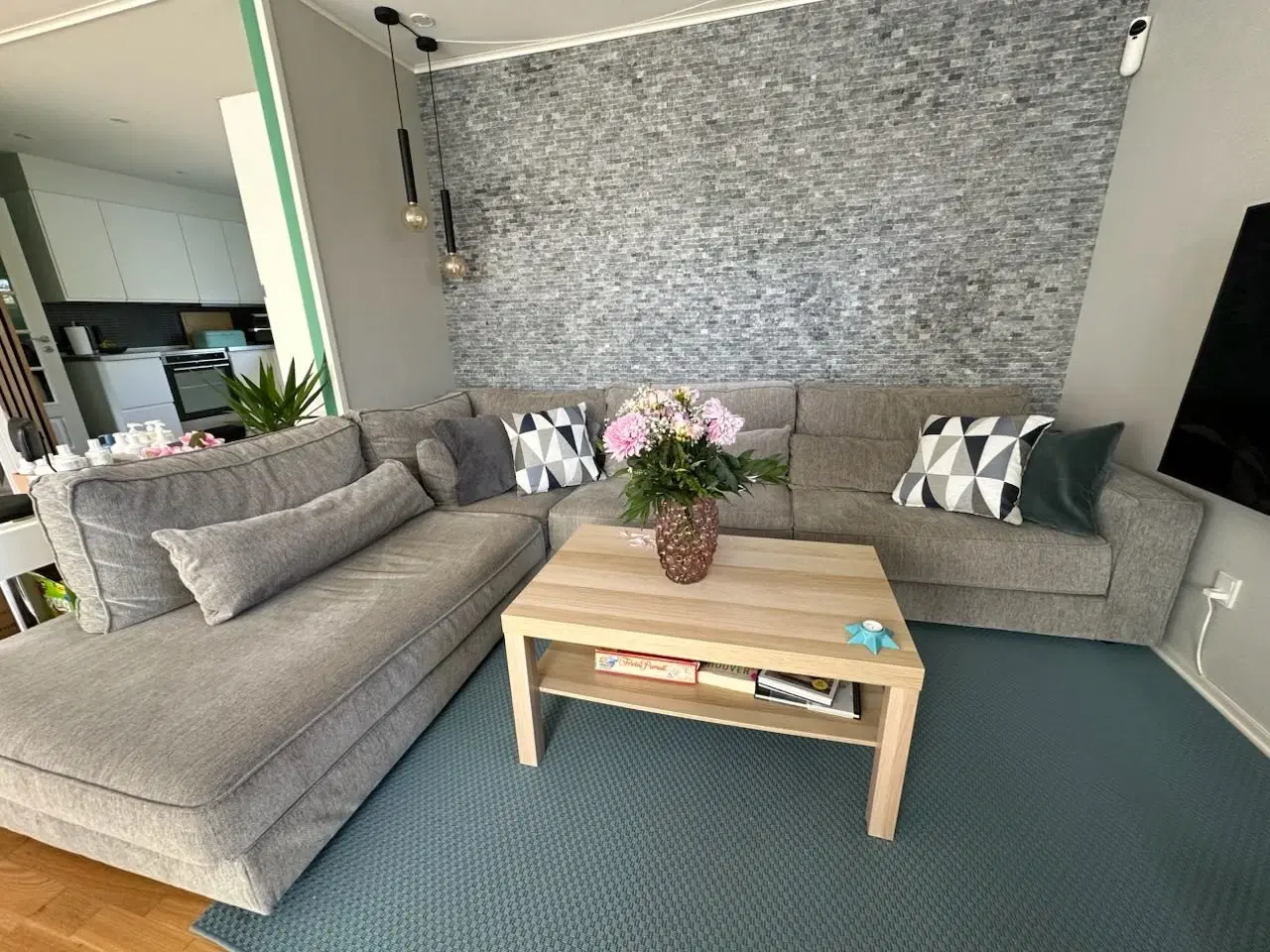 Billede 2 -  fin Hjørnessofa/Chaiselong. Fra Dyre og Røgfrit 