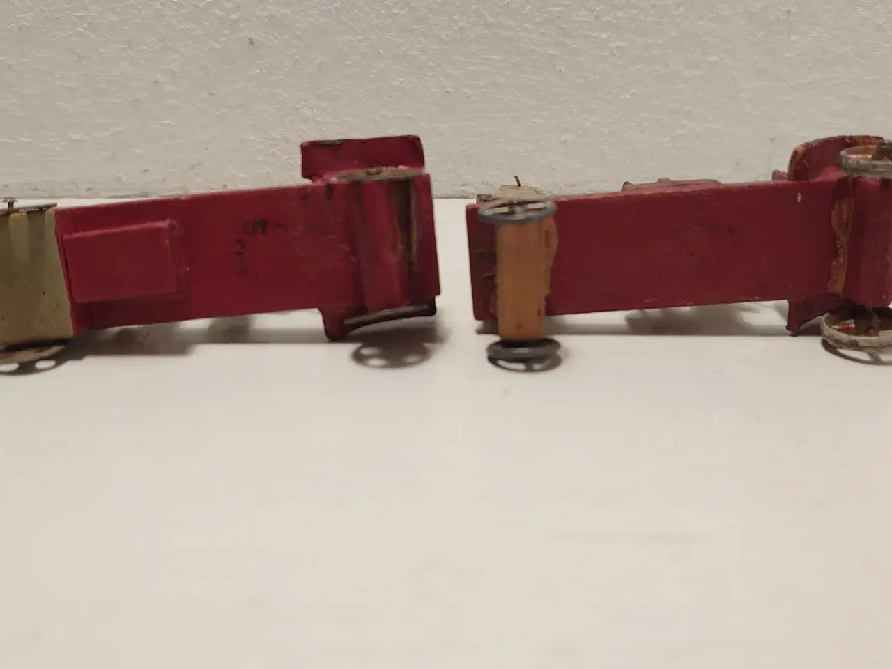 Billede 4 - Erzgebirge:Stigevogn og brandsprøjte i træ.Ca.1920