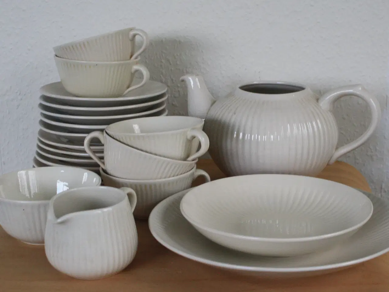 Billede 4 - Søholm. Thestel af hvidt keramik