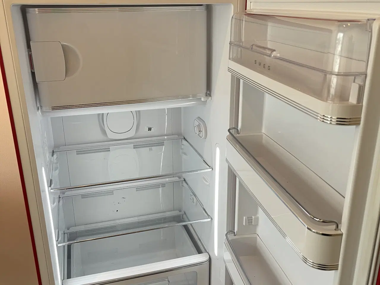 Billede 2 - Lækker rød SMEG køleskab