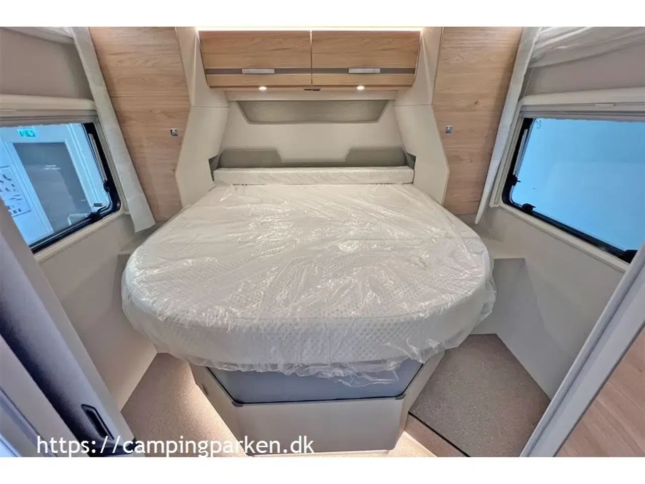 Billede 13 - 2023 - Dethleffs Pulse Classic T 7051 DBL   Udlejes: Ny autocamper med queens bed og rummelig siddegruppe