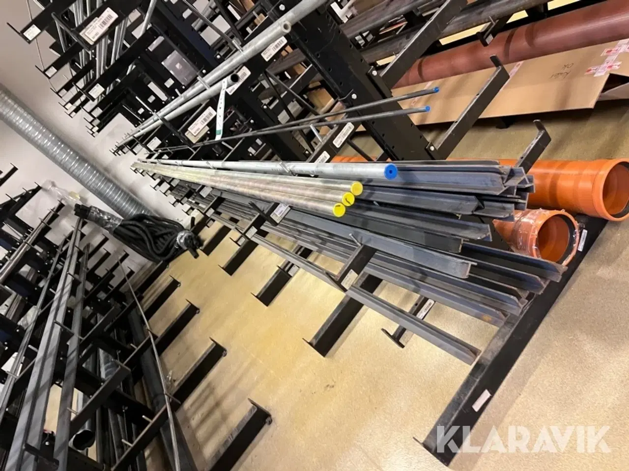 Billede 4 - Grenreol en række