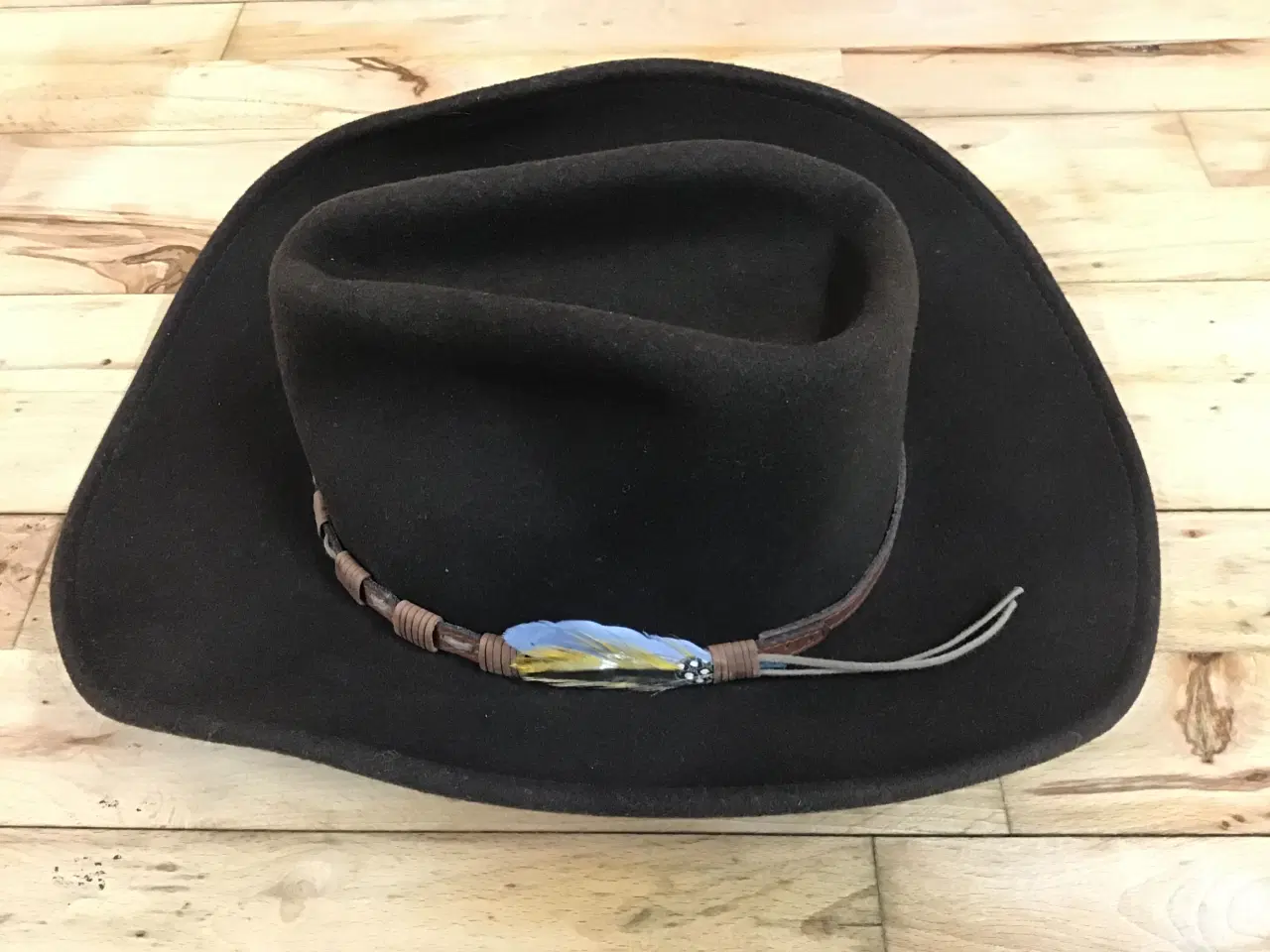 Billede 4 - Linedans udstyr, vest str L og Stetson str S