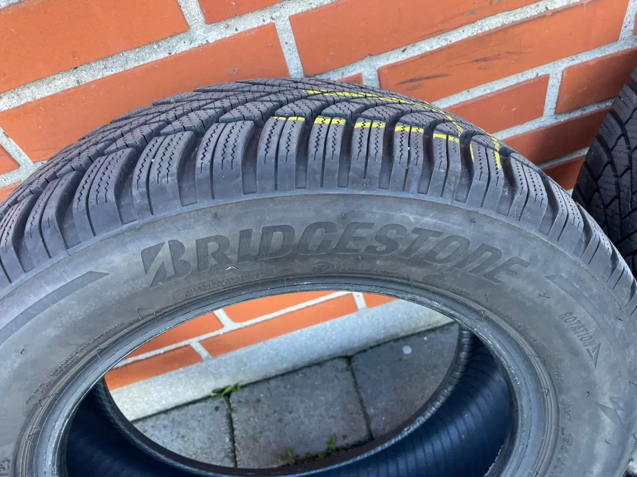 Billede 2 - 15” vinterdæk som nye,kun kørt 300 km