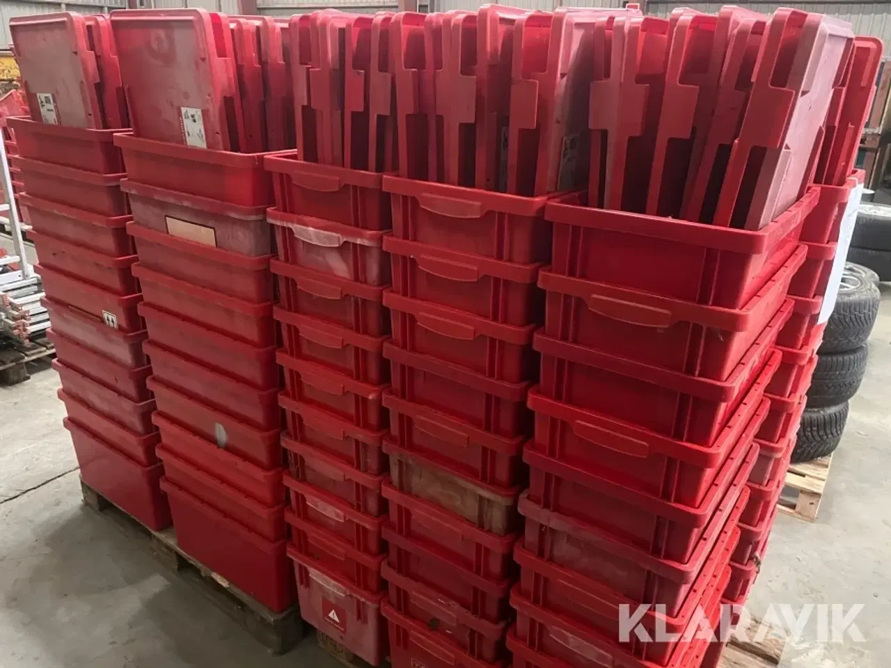 Billede 3 - Røde plastkasser Med låg 42liter 100styk