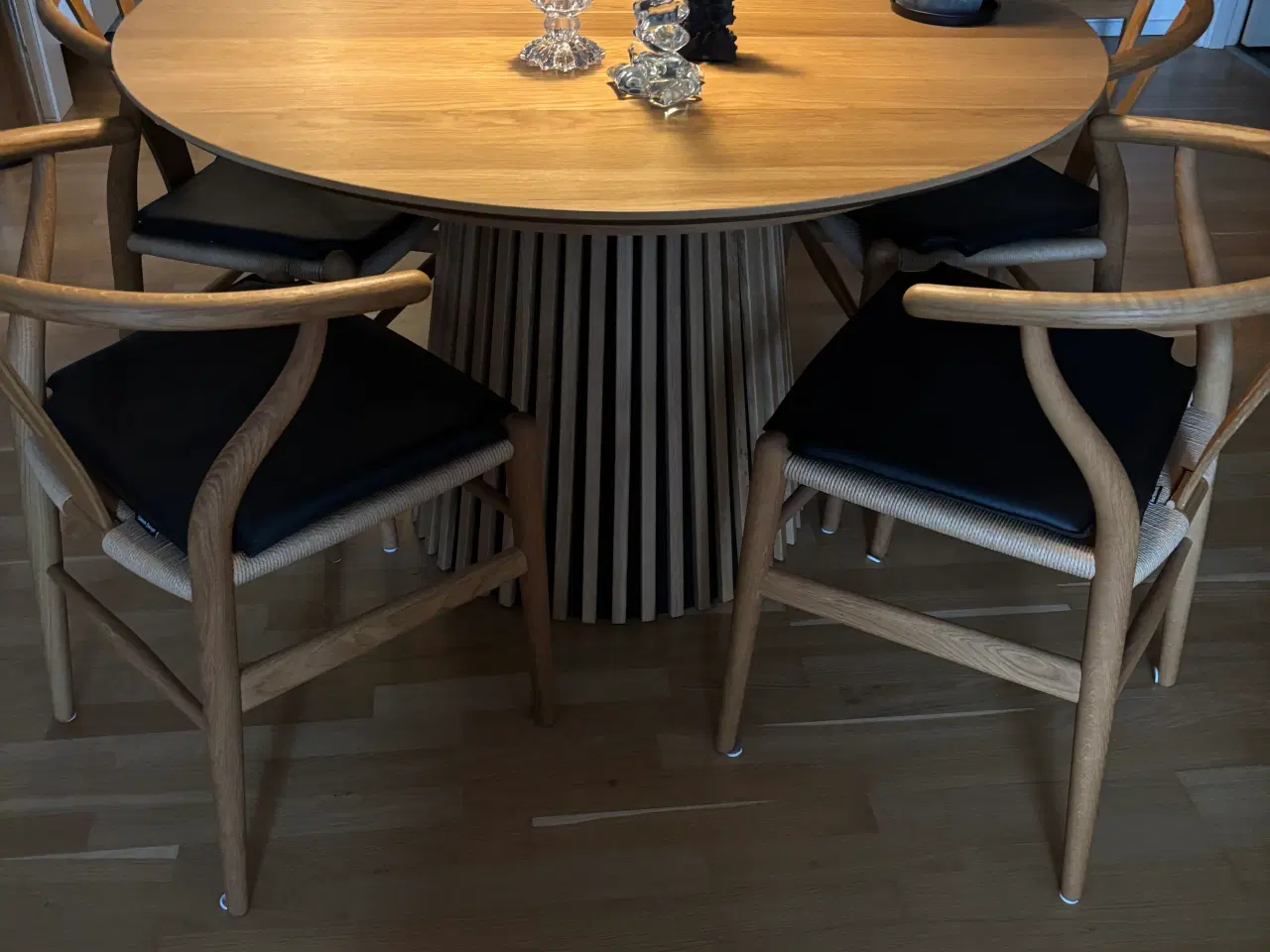 Billede 2 - Spisebord i egetræsfiner