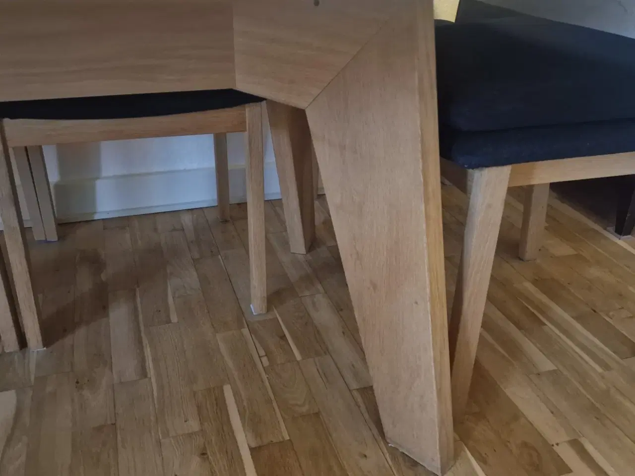 Billede 12 - Spisebord m/ 6 stole fra Skovby