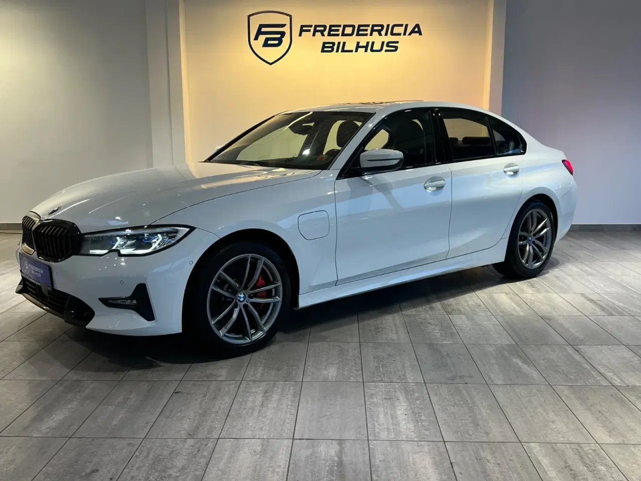 Billede 1 - BMW 330e 2,0 Sport Line aut.