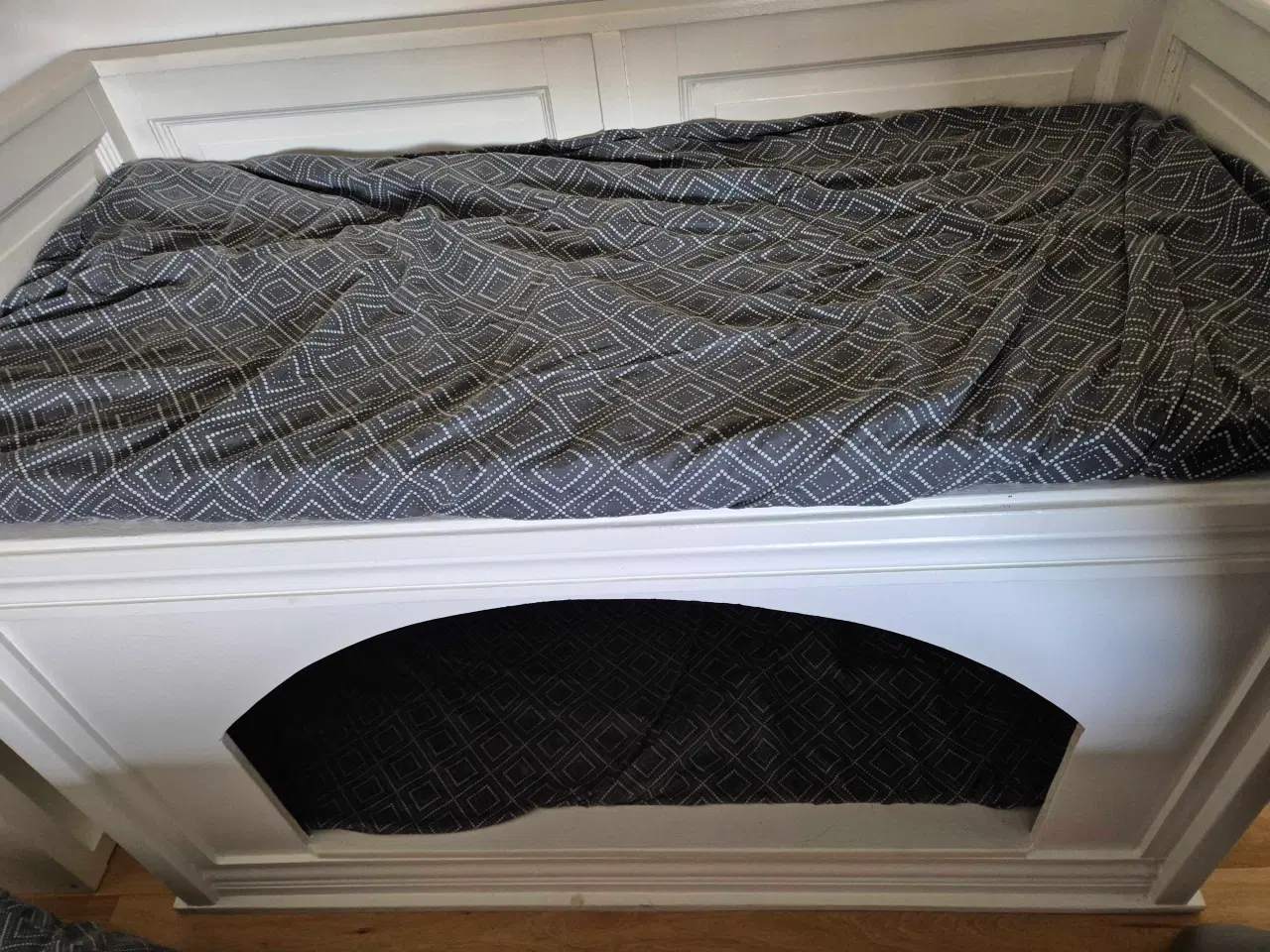 Billede 2 - Hundeseng/hule  længde 122 og bredde  64  