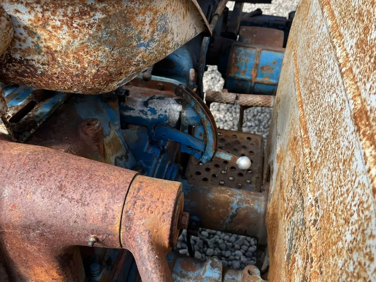 Billede 12 - Fordson Major Motoren mangler, men mange god dele.