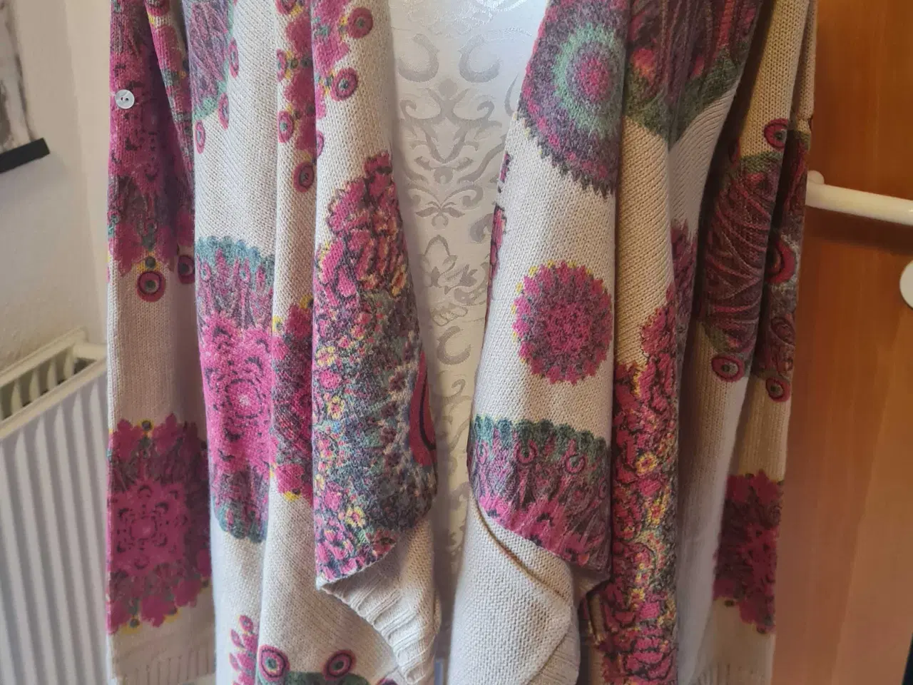 Billede 1 - Desigual cardigan str M