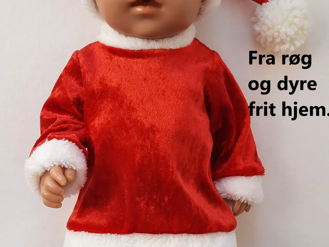 Billede 18 - Julekjoler og nissetøj til dukker fra 42 til 43cm.