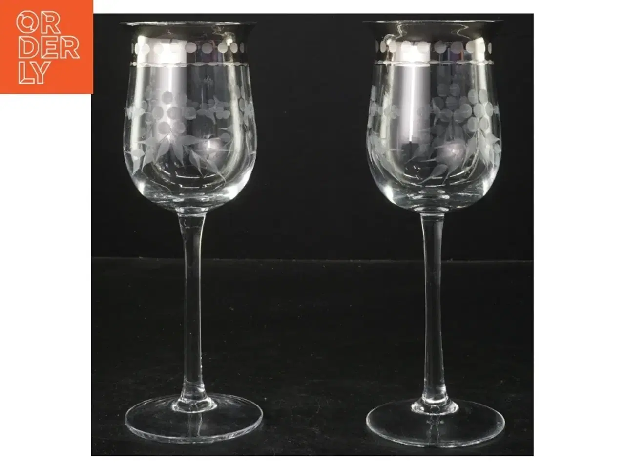 Billede 1 - Romantiske vin glas med blomster og prikker (str. 20x7 cm)