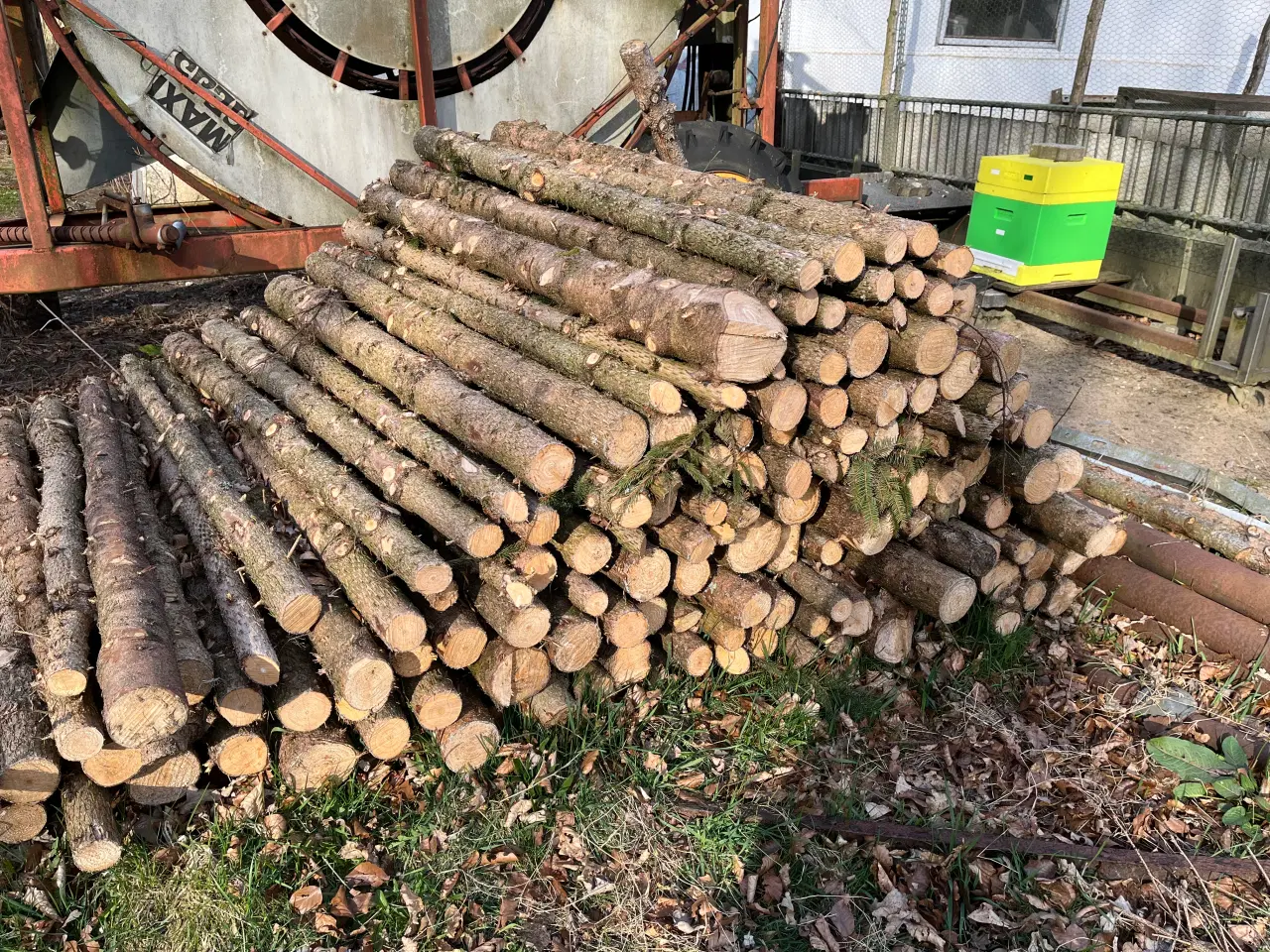 Billede 1 - Hegnspæle sælges