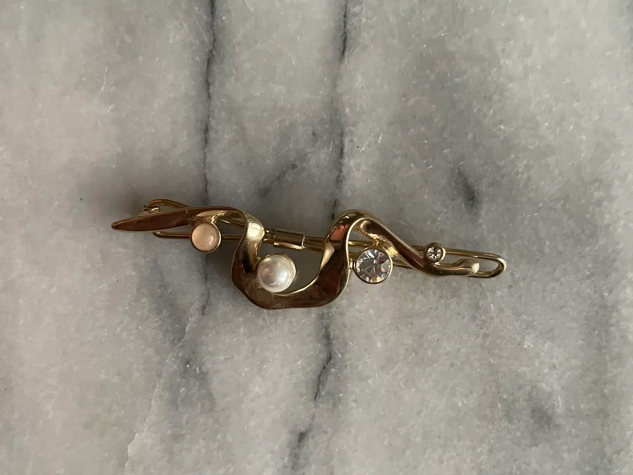 Billede 1 - Guldspænde med perler