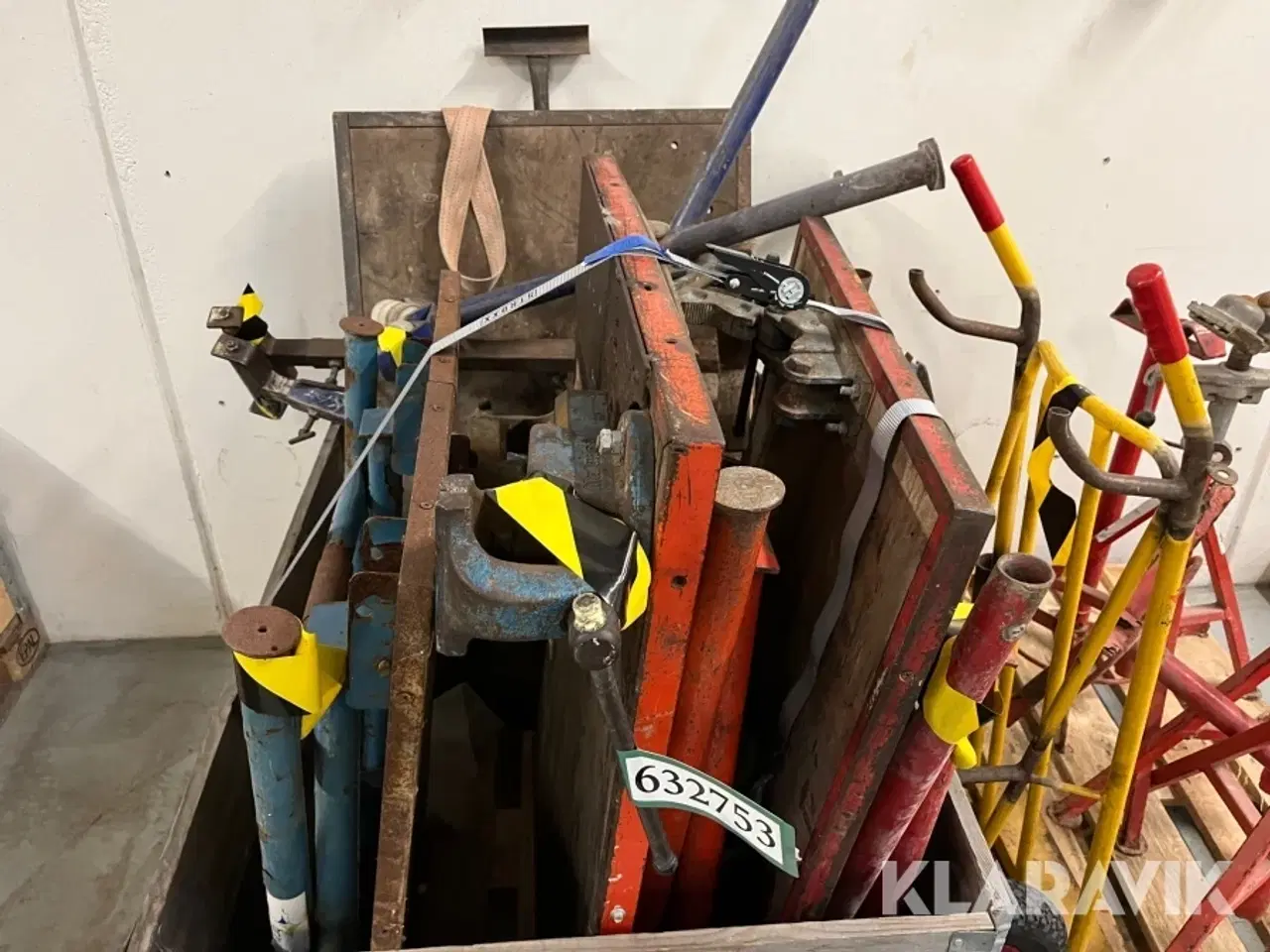 Billede 11 - Arbejdsborde, vogne og bukke/ruller