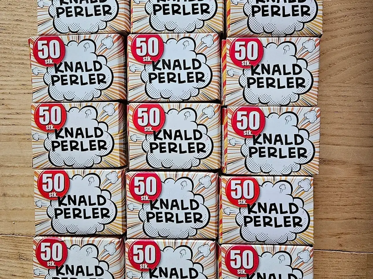 Billede 4 - Nytårsting, guirlander, knaldperler m.v.