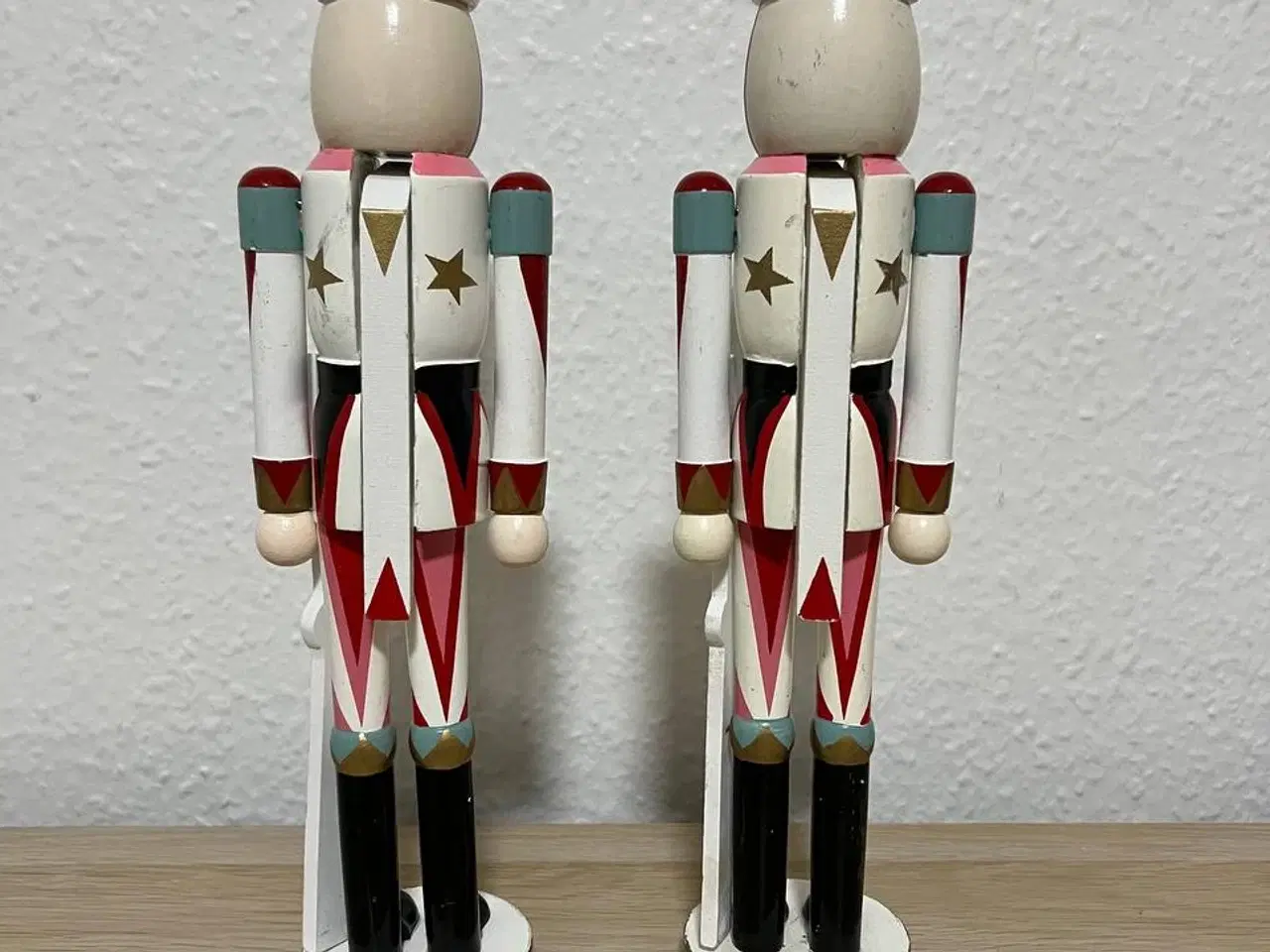 Billede 2 - 2 stk. flotte vintage nøddeknækkere til jul