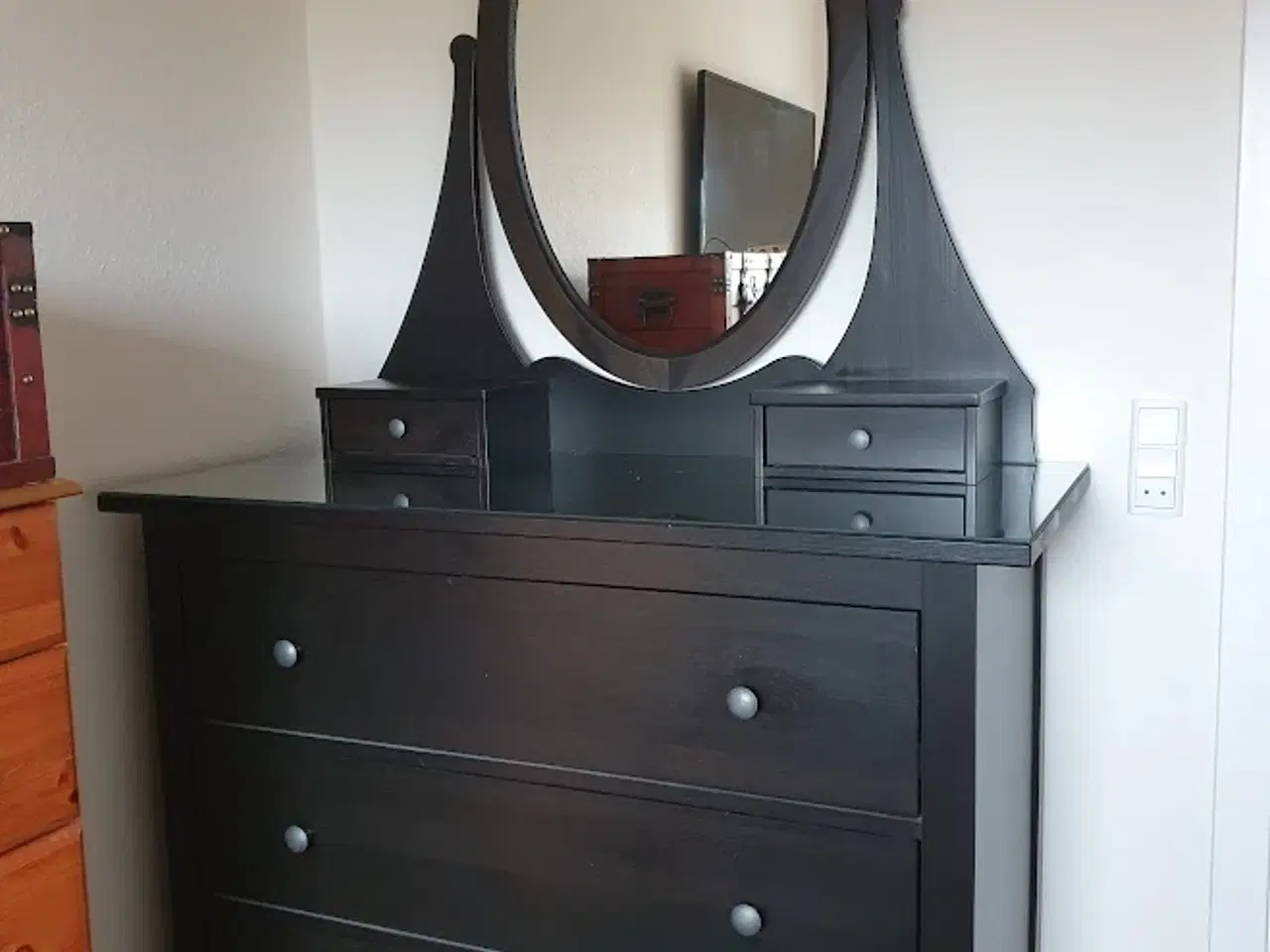 Billede 3 - Kommeode til entre -sminkebord