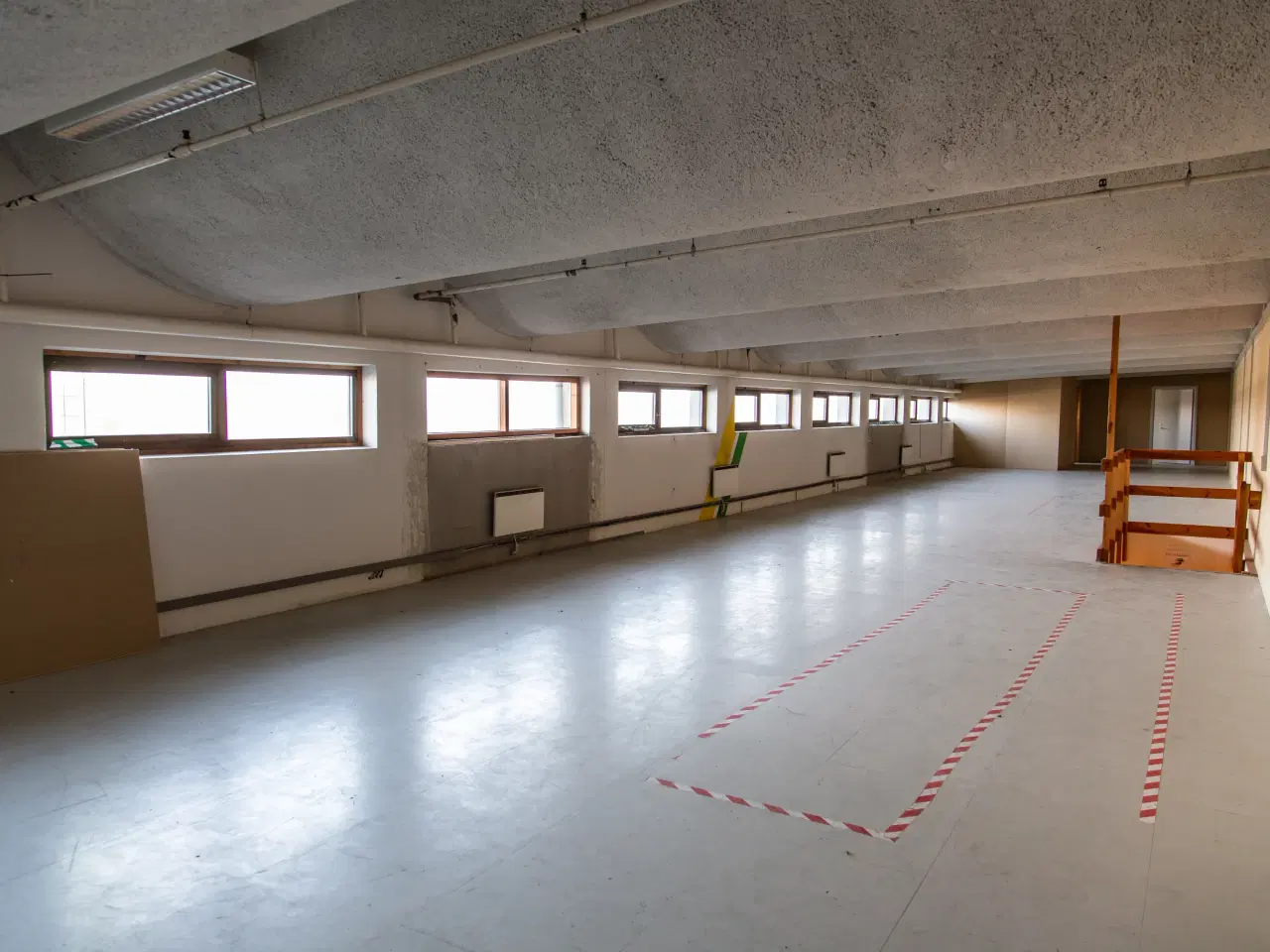 Billede 3 - RÅT LOKALE PÅ 210 M2 MED MULIGHED FOR AT SÆTTE SIT EGET PRÆG