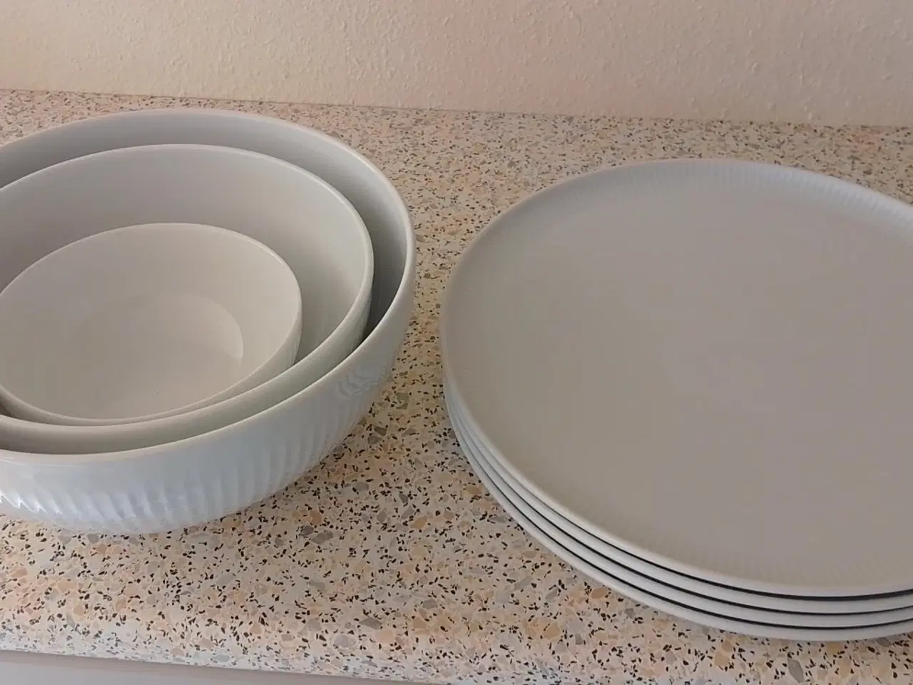 Billede 2 - Eva Trio.  4 pizzatallerkner og 3 skåle.