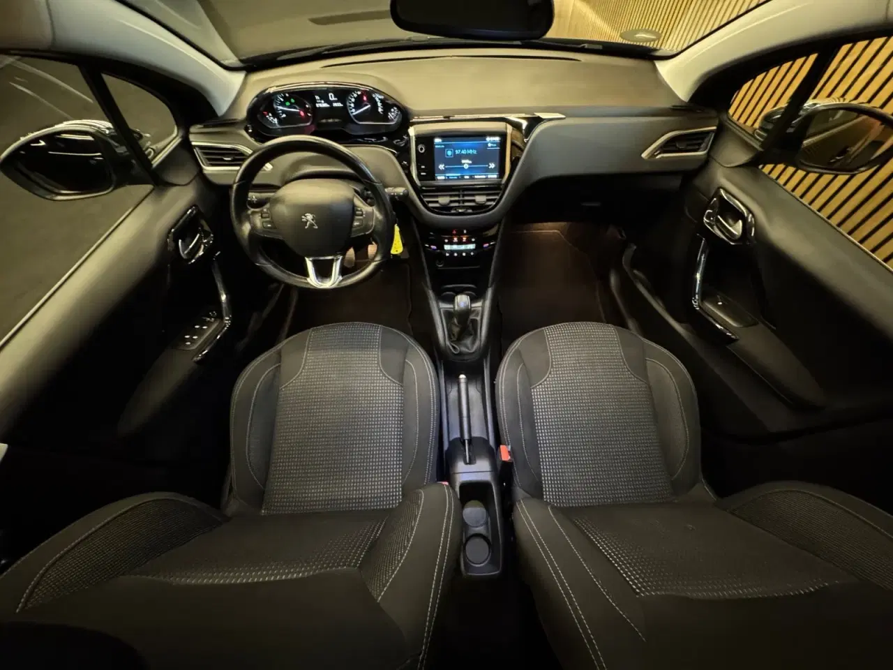 Billede 6 - Peugeot 208 1,2 VTi 82 Signature Sky