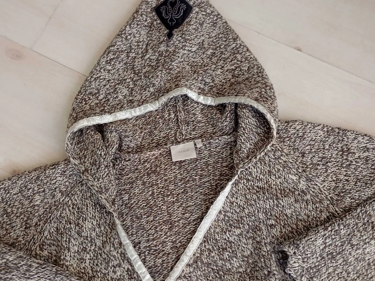 Billede 3 - Hættetrøje i strik. Str. L