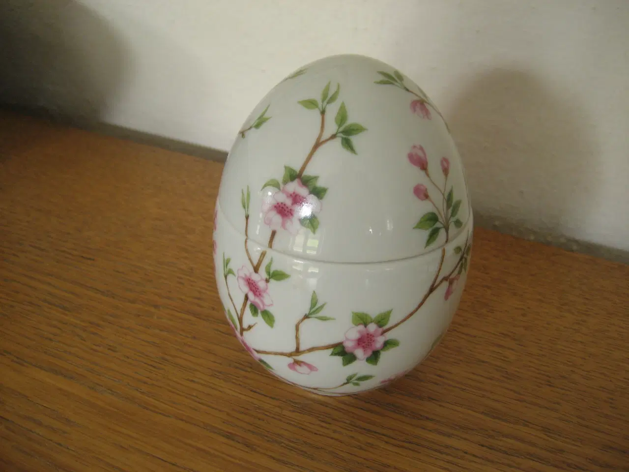 Billede 1 - Påskeæg Royal Copenhagen bonboniere