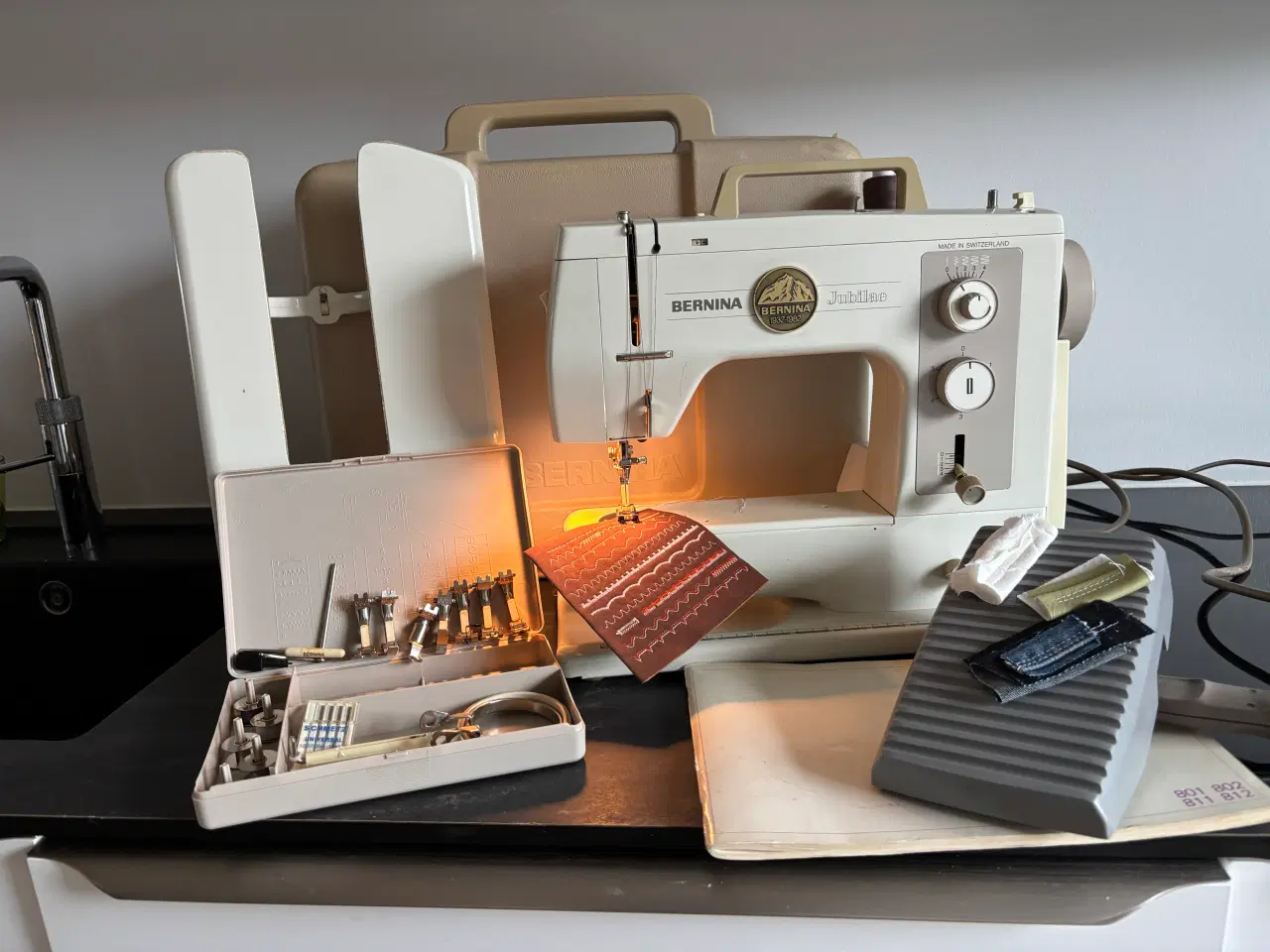 Billede 1 -  Bernina. 801  Matic  symaskine 