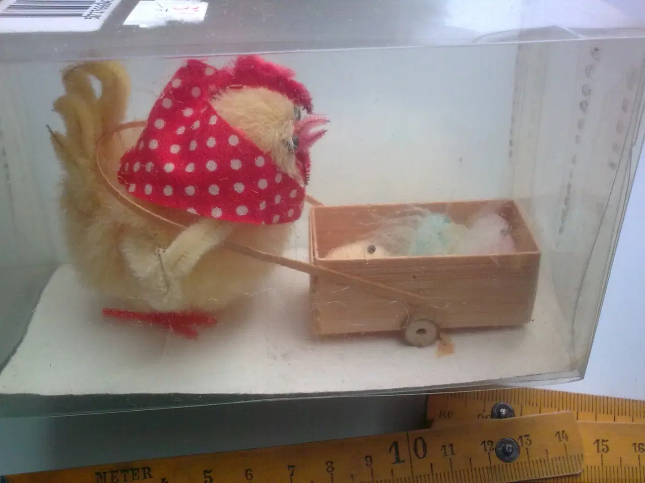 Billede 1 - Hønemor med barnevogn og kyllinger i FIGUR GUL