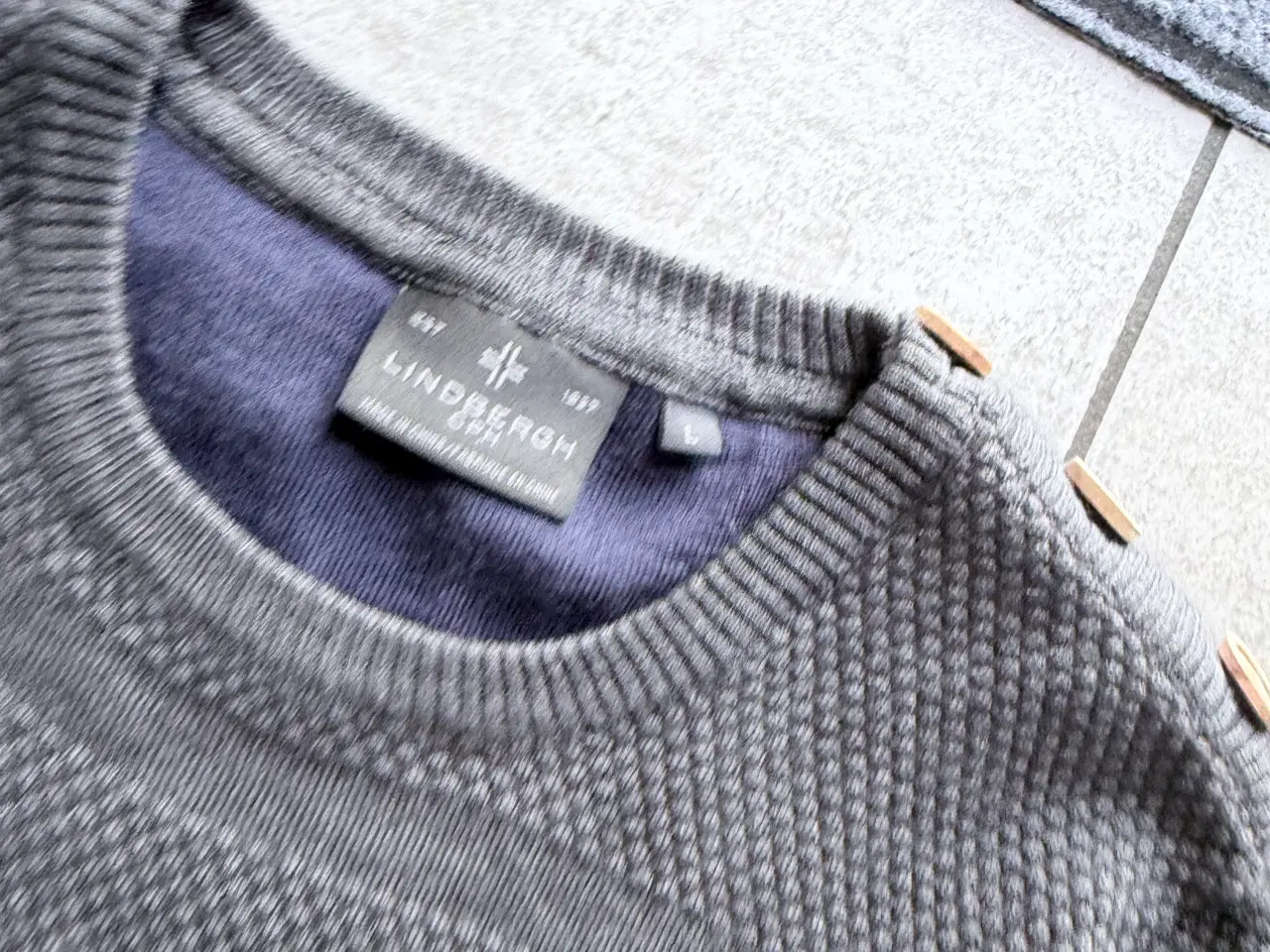 Billede 2 - Lindbergh sweater str L