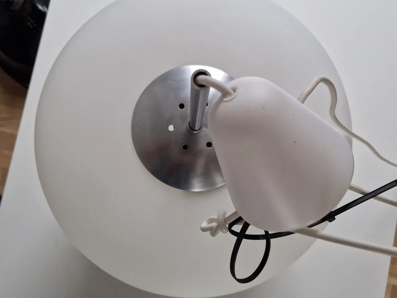 Billede 2 - Pendel hvid 40 cm i diameter 