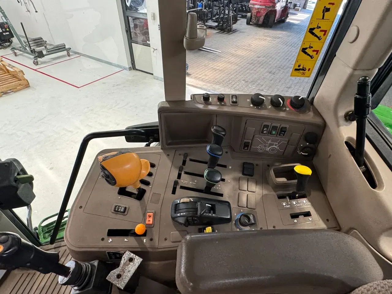 Billede 18 - John Deere 6140M MED TLS AFFJEDRET FORAKSEL