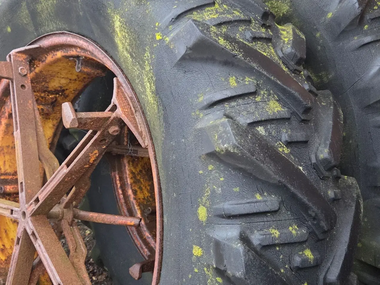 Billede 6 - John Deere 3030 Velholdt 6 cylindret traktor med tvillinghjul