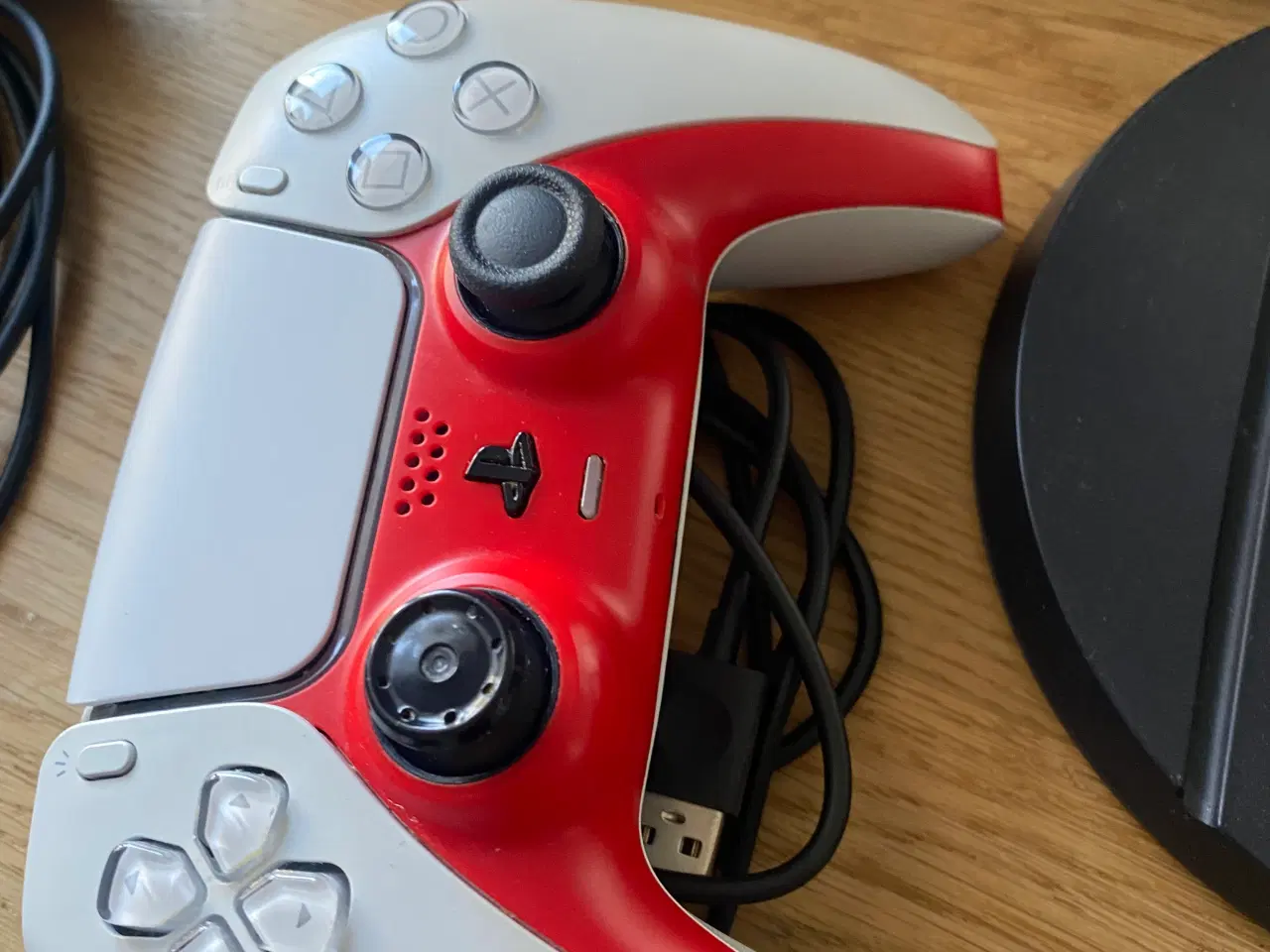 Billede 4 - Playstation 5 m/ 2 controller 