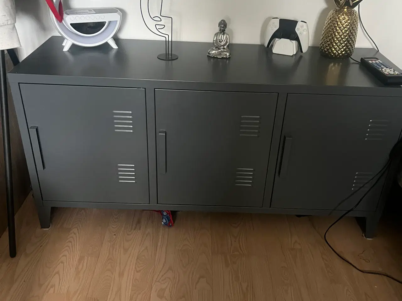 Billede 1 - Stål skab i grå