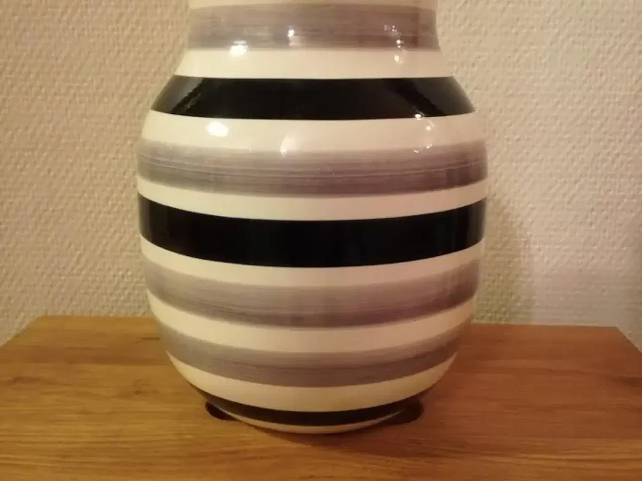Billede 1 - Kähler Omaggio vase, sort/grå