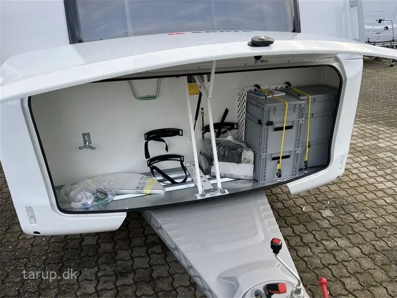 Billede 5 - 2025 - Adria Altea 552 PK   Dobbeltseng, 2 køjer, rundsiddegruppe, blæservarme, el-gulvvarme, myggenetsdør, Adria Smartbox