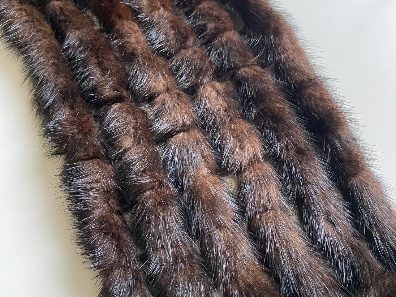 Billede 1 - Brunt Minkhalstørklæde fra Natures Collection