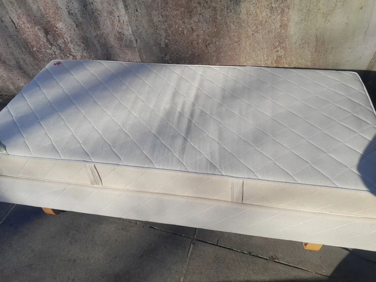 Billede 2 - Elevations seng 90 x 200 m/topmadras