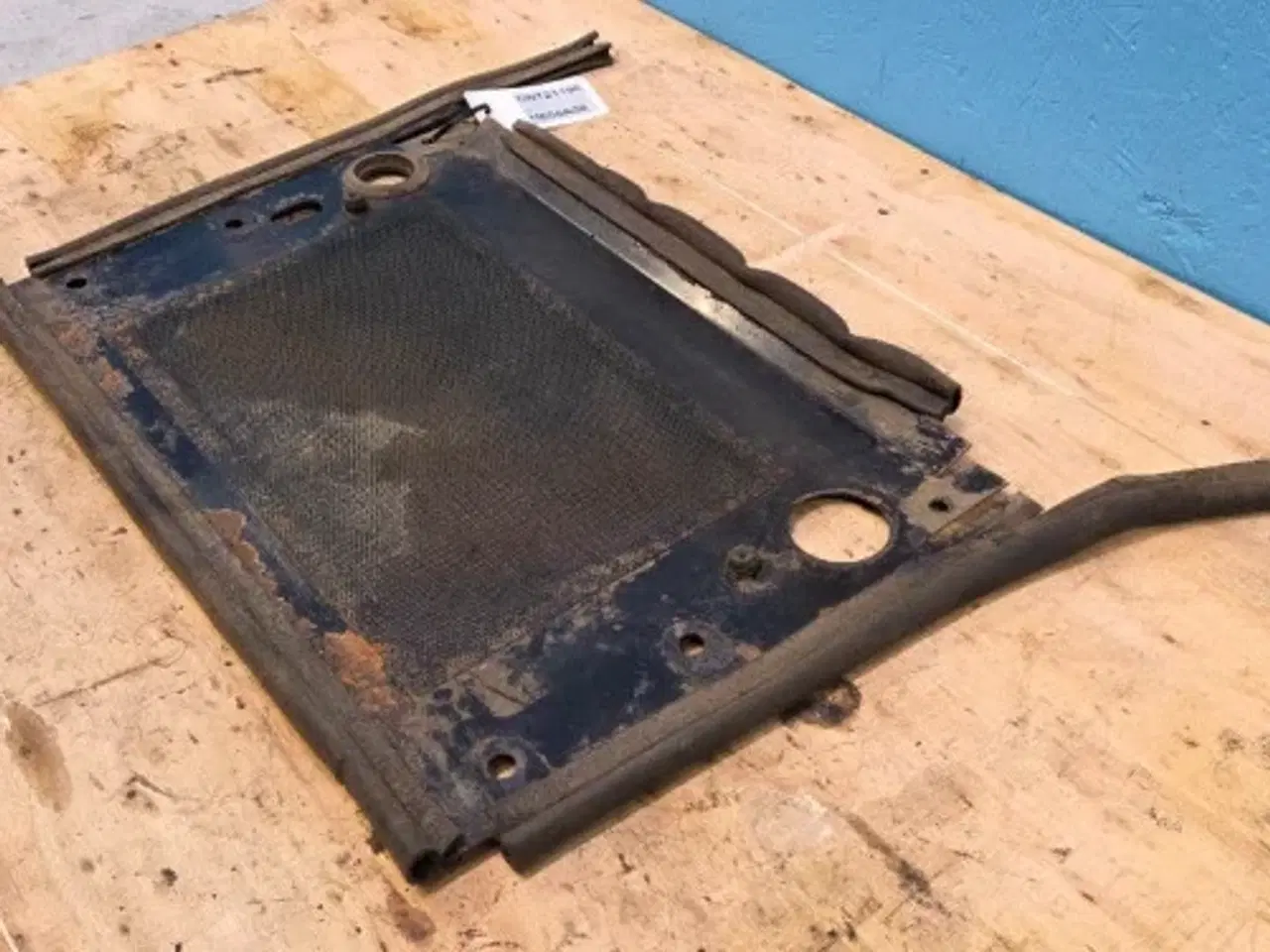 Billede 5 - Massey Ferguson 6290 Battery Holder 3783915M1