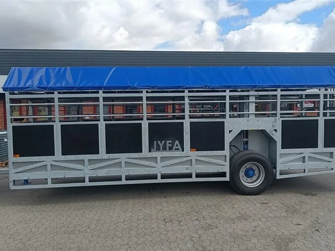 Billede 2 - Jyfa 7 meter, Bred hydraulisk undervogn