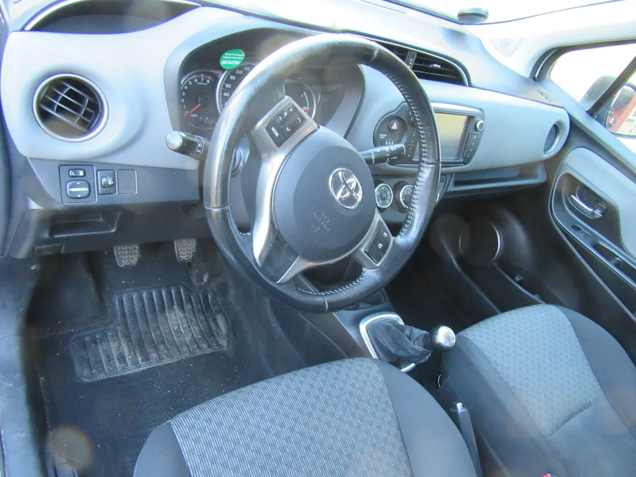 Billede 5 - Toyota yaris model år 2015